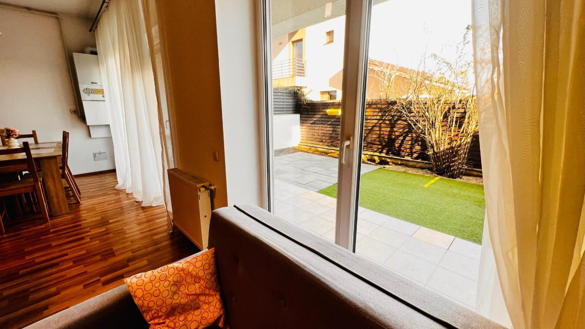 Otopeni Airport Apartment With Private Garden Экстерьер фото