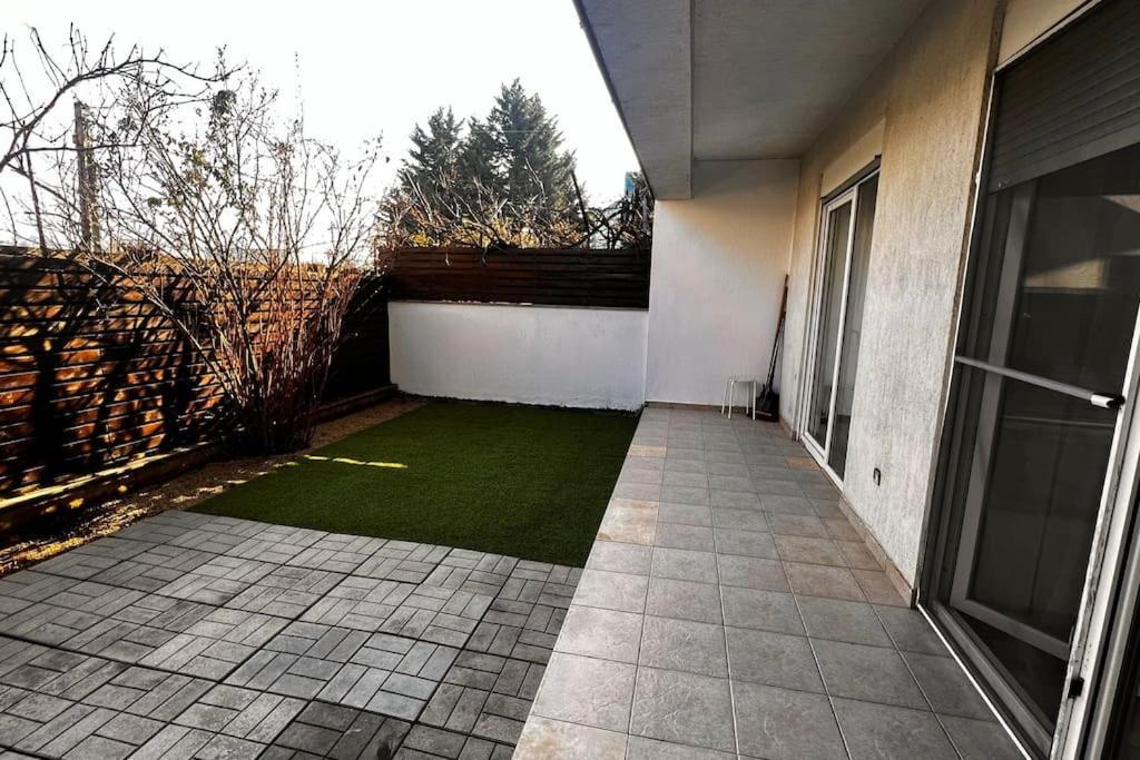Otopeni Airport Apartment With Private Garden Экстерьер фото