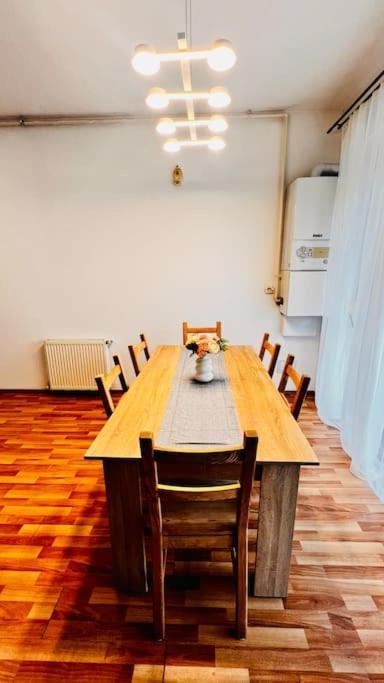 Otopeni Airport Apartment With Private Garden Экстерьер фото