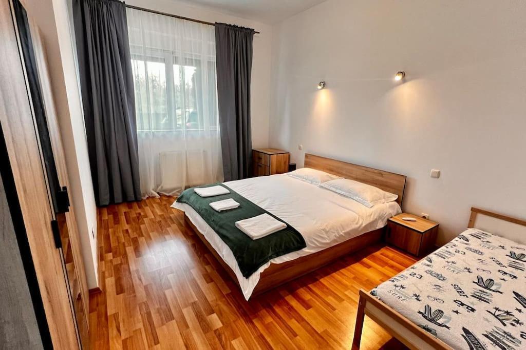 Otopeni Airport Apartment With Private Garden Экстерьер фото