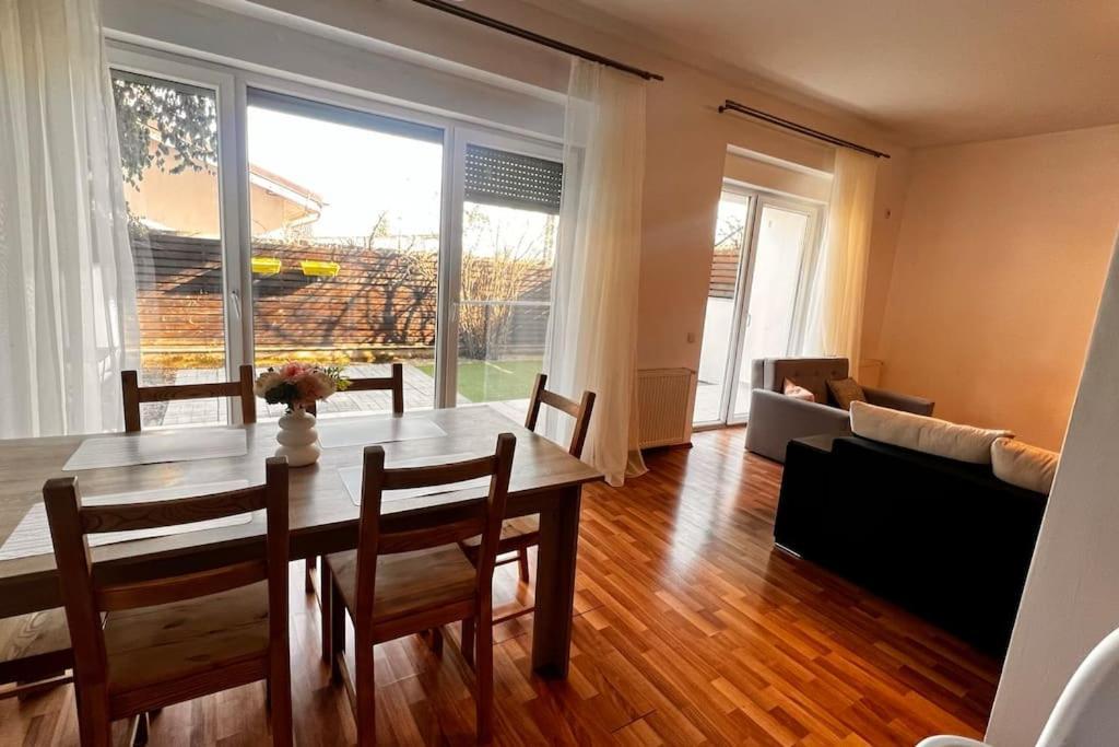 Otopeni Airport Apartment With Private Garden Экстерьер фото